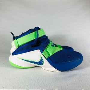Nike Lebron Soldier 9 IX Boys Size 4Y Royal Blue